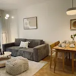 Kasarenske Namestie Appartement Košice