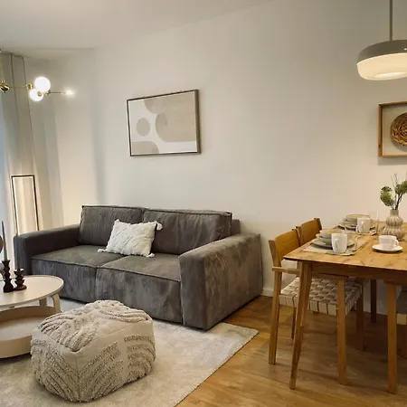 Kasarenske Namestie Apartment Košice